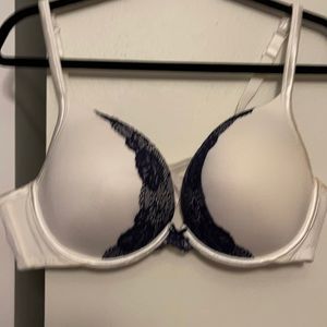 EUC, Cacique plunge for Cleavage! 42C
